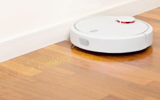 智能清潔地板黑科技 掃地機(jī)器人選購(gòu)指南與清潔服務(wù)對(duì)比
